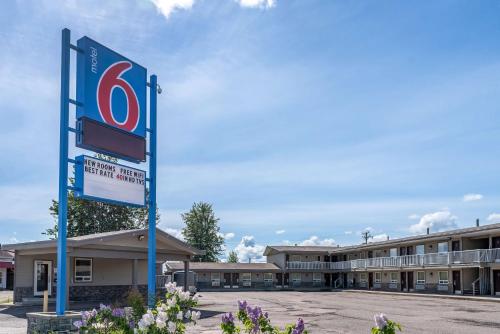 Motel 6 Fort Nelson