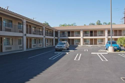 Burbank Inn and Suites